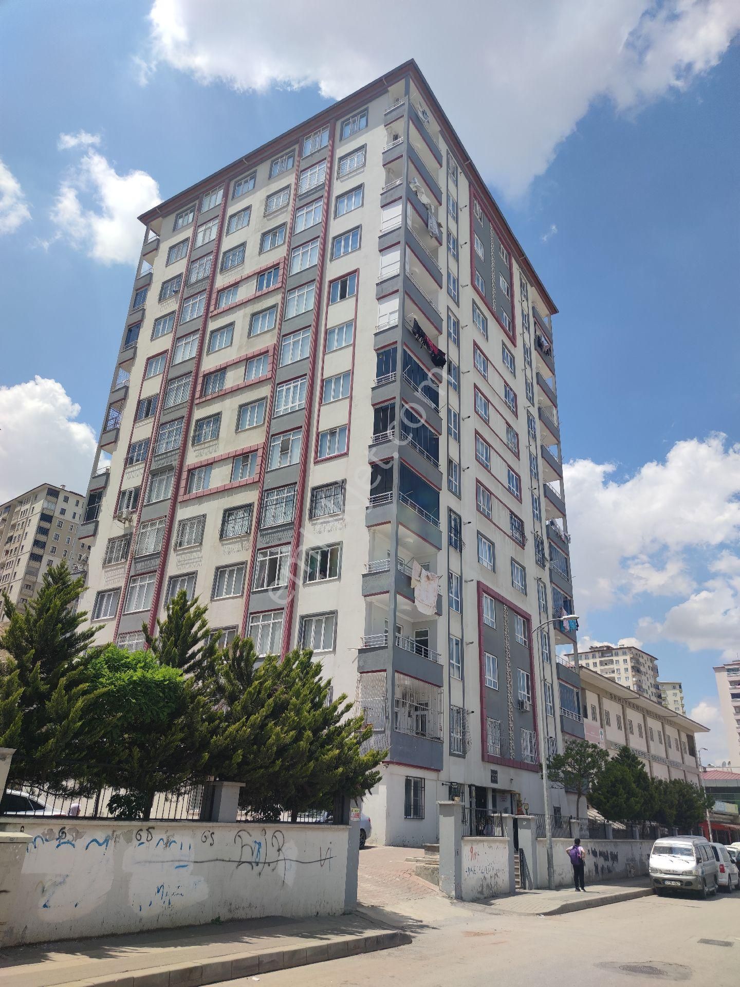 Şehitkamil Seyrantepe Satılık Daire SEYRANTEPEDE TRAMVAY CADDESİNDE SATILIK 3+1 FIRSAT DAİRESİ 