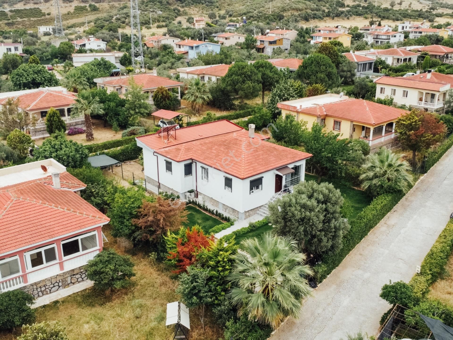 Urla İçmeler Satılık Villa İyi Günler'den Satılık; Urlada, Site İçinde, Tek Katlı Villa 