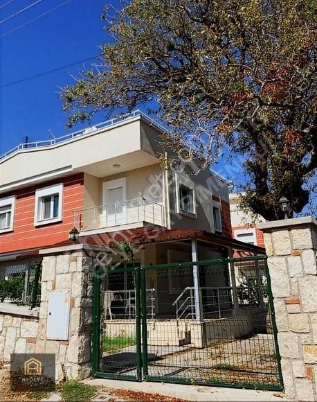 Karaburun Mordoğan Satılık Villa  MORDOĞAN LİMANA 200 METRE MESAFEDE DUBLEKS 240 M² SATILIK VİLLA