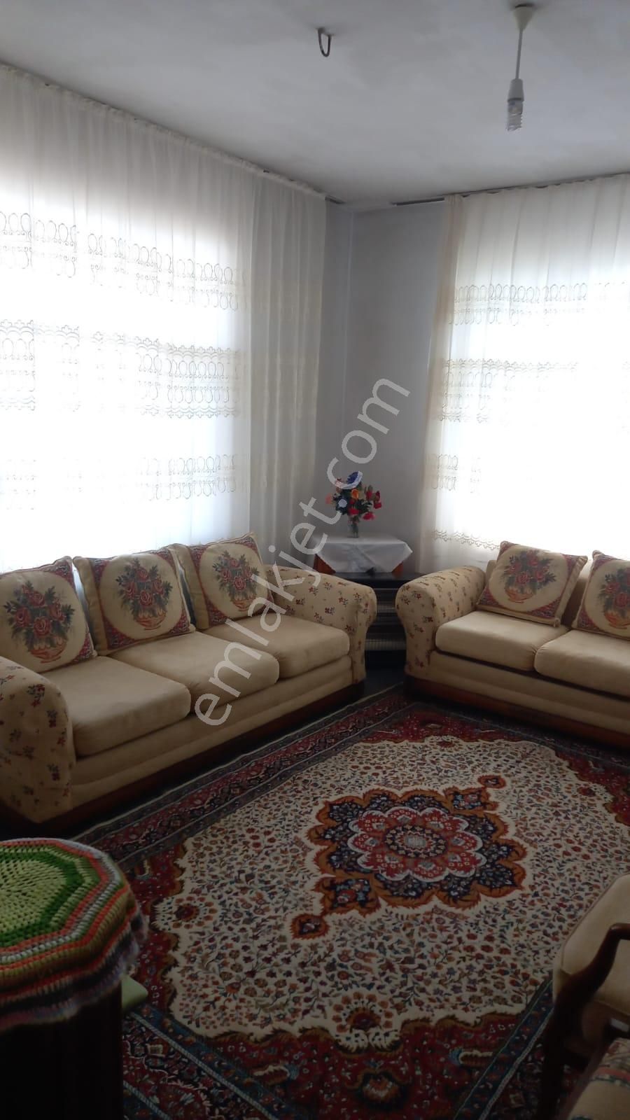 Finike Eski Kiralık Müstakil Ev  EŞYALI MÜSTAKİL EV