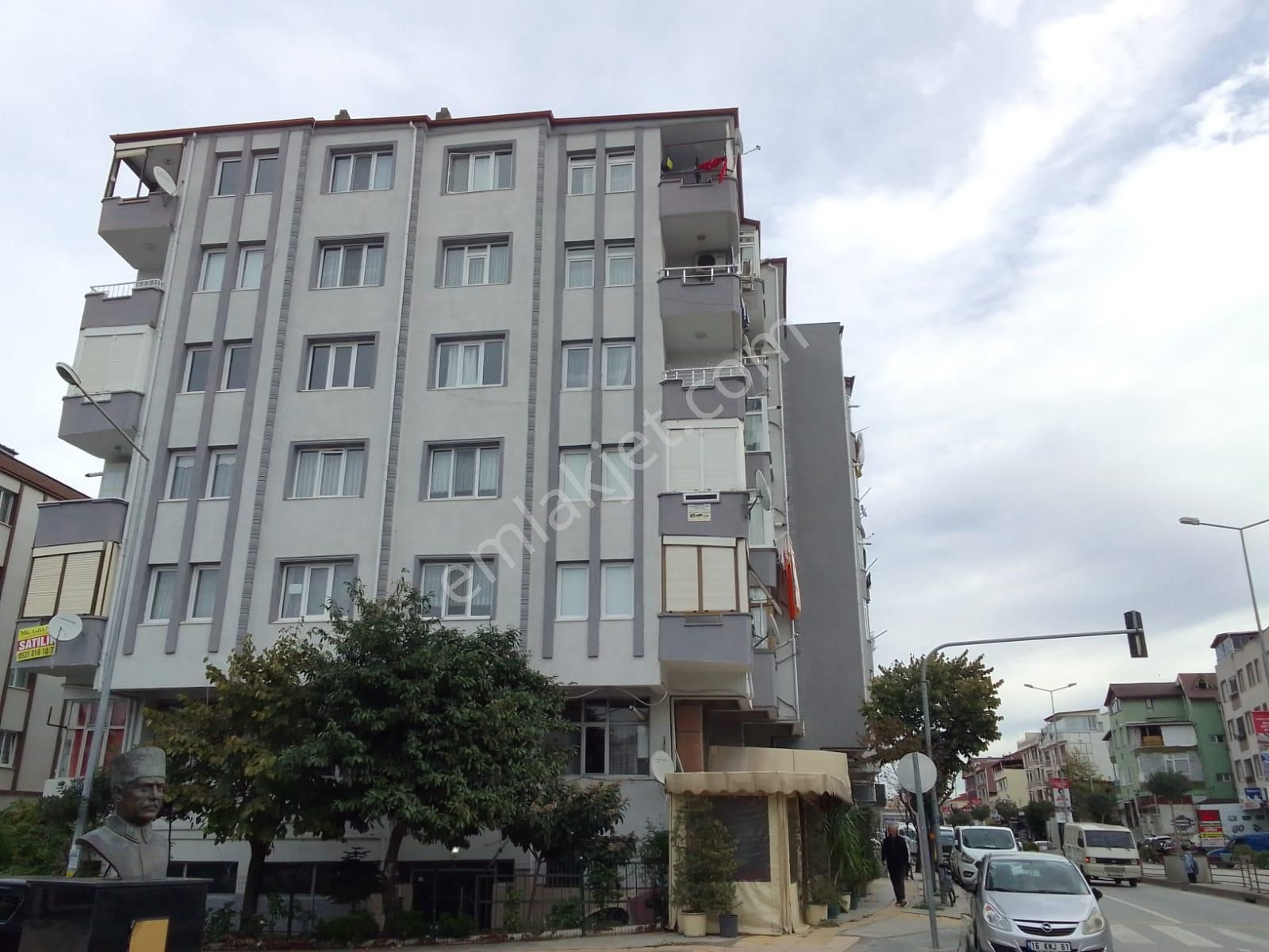 Yalova Merkez Fevzi Çakmak Satılık Daire  Yalova Merkez Fevzi Çakmak 3.Kat Asansörlü 2+1 Satılık Daire​