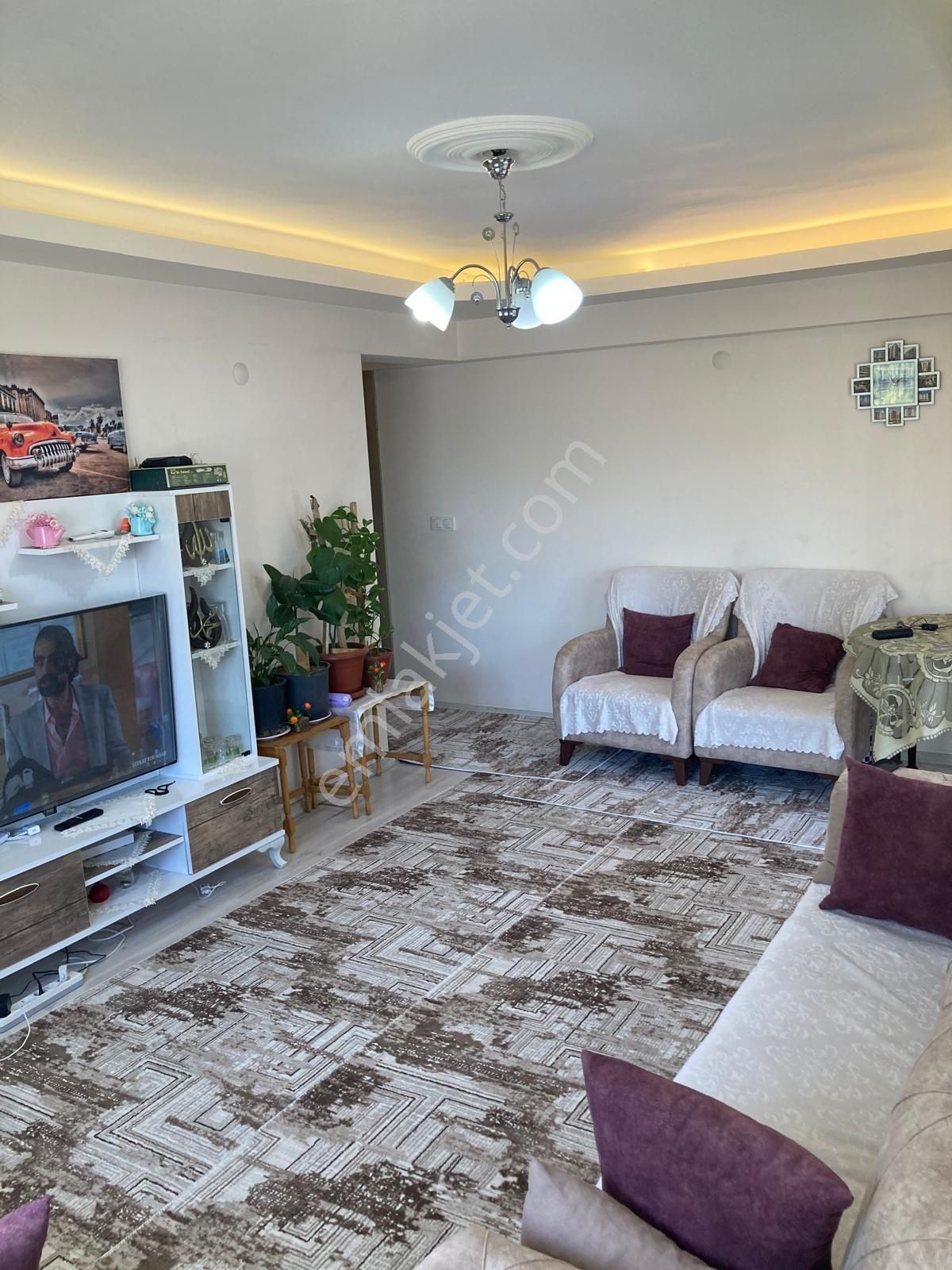 Evimiz 3+1 Olup Doğalgazlı Ebeveyn Banyosu Vardır Konumu Güzel Yerdedir Pazarlık Payı Vardır