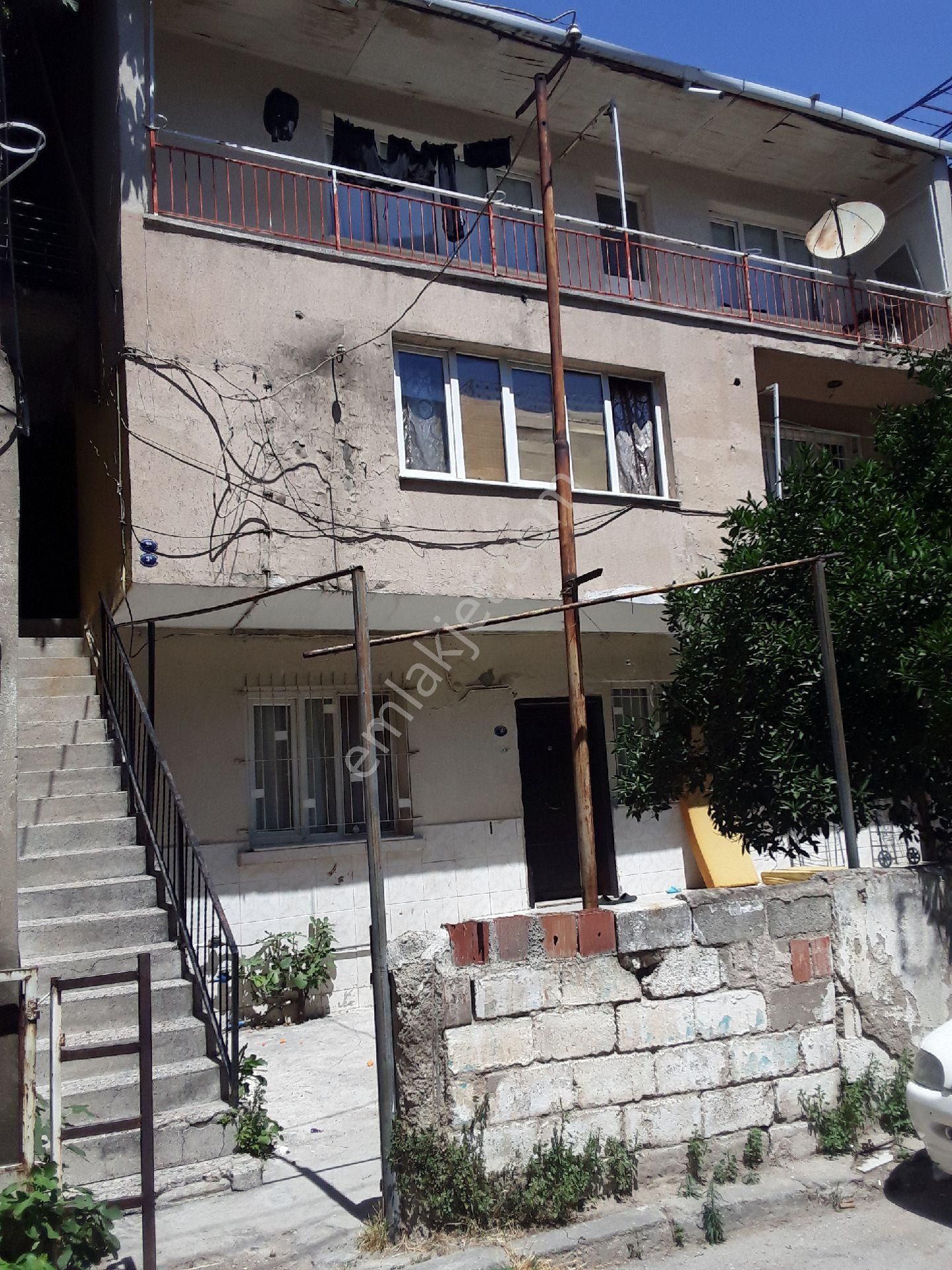 Karabağlar Sariyer Mah 3 Kat Komple Bu Fıyat 4.500.000