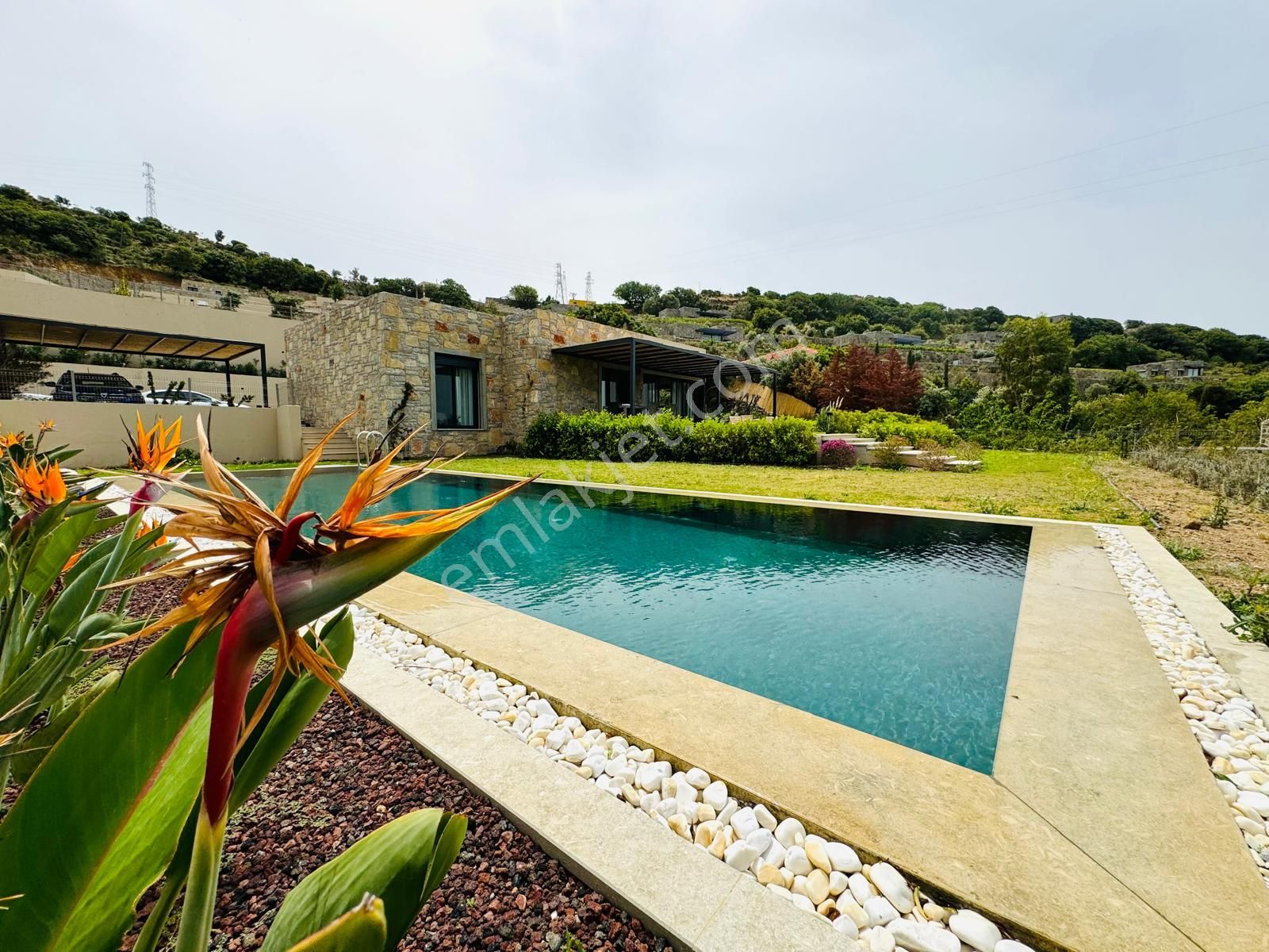 Gümüşlük'te Deniz Manzaralı Tek Katlı 3+1 Dubleks Villalar - Görsel 2