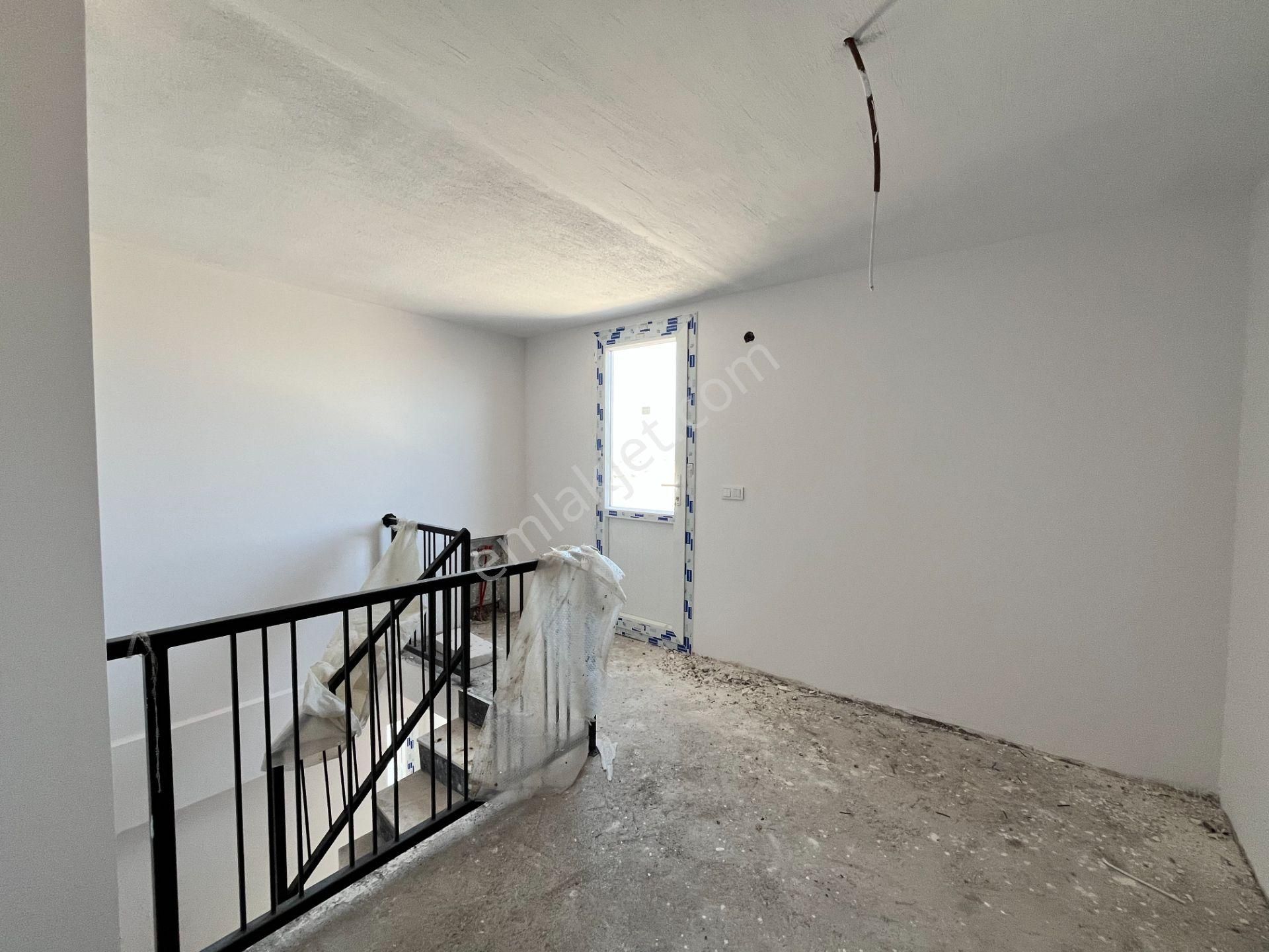 Seferihisar Çevrekent'te 5+1, 180m2 Sıfır Villa - Görsel 23