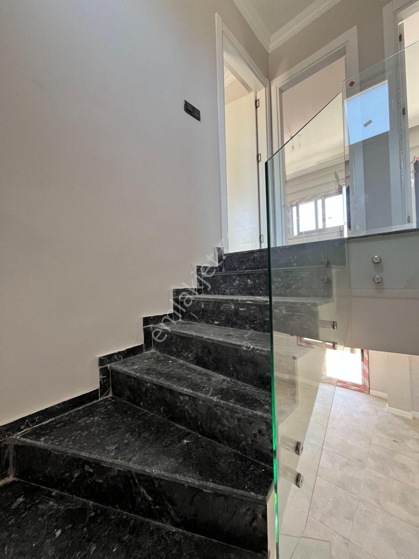 Seferihisar Düzce'de Villalar Bölgesinde 3+2 Sıfır Villa - Görsel 9