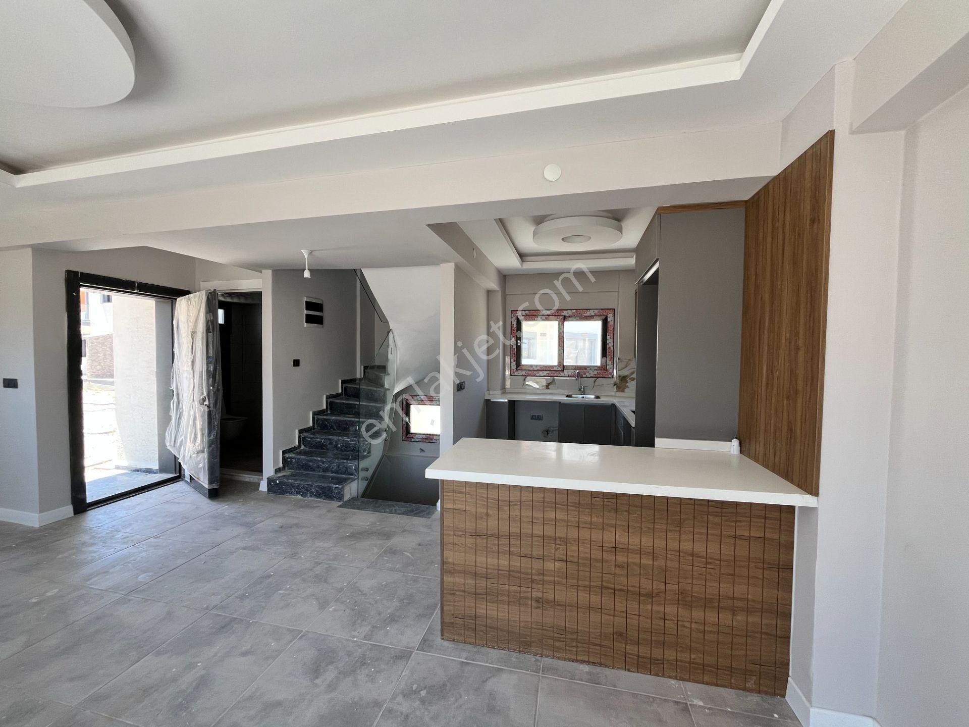 Seferihisar Düzce'de Villalar Bölgesinde 3+2 Sıfır Villa - Görsel 3