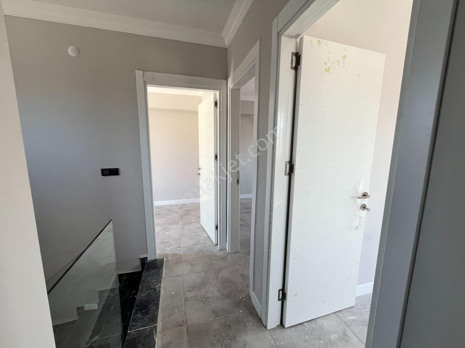 Seferihisar Düzce'de Villalar Bölgesinde 3+2 Sıfır Villa - Görsel 19