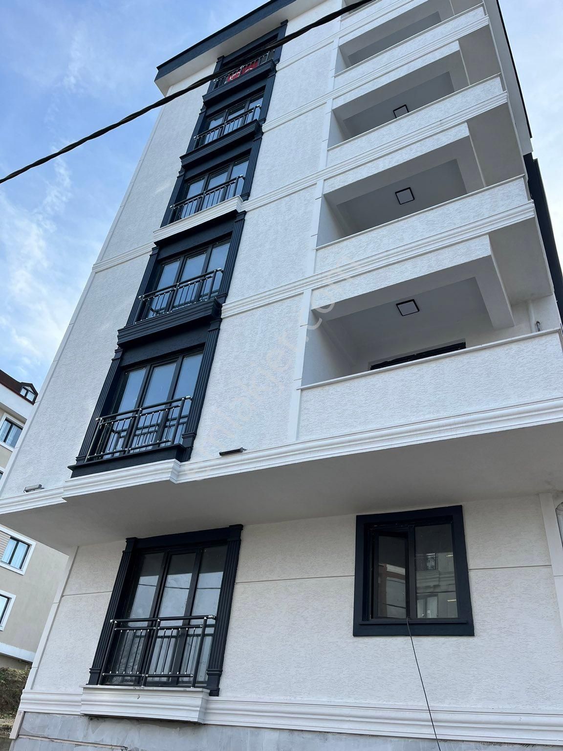 Çerkezköy İstasyon Satılık Daire Çerkezköy istasyun mahallesi2+1ve 1+1 satışa sunulmuştur