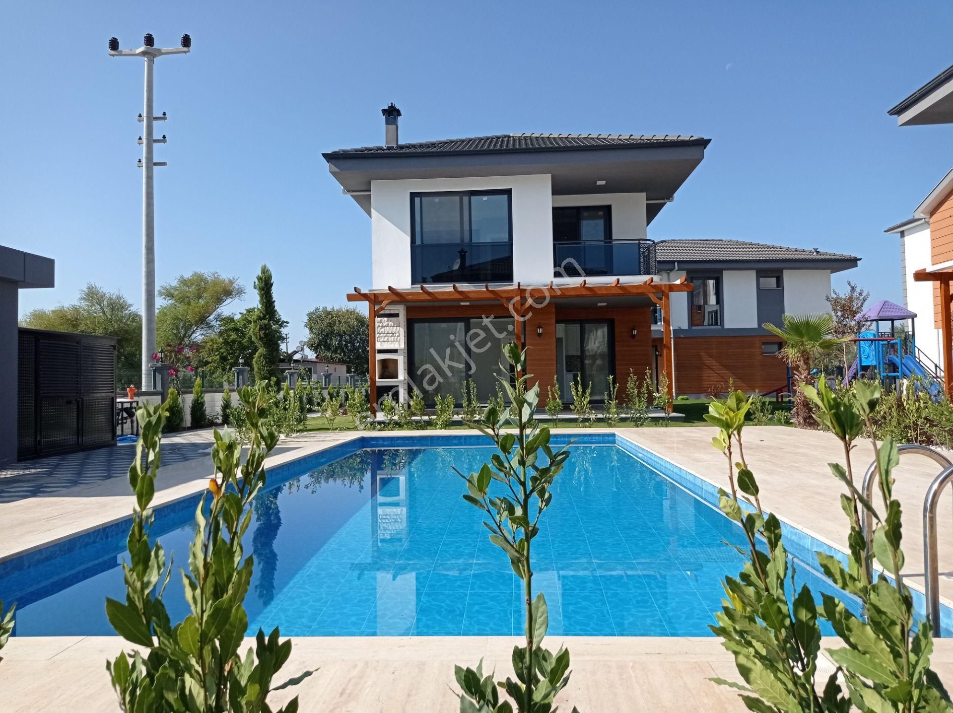 Dalaman Söğütlüyurt Satılık Villa  Dalaman'da SATILIK 3+1 Havuzlu Villa