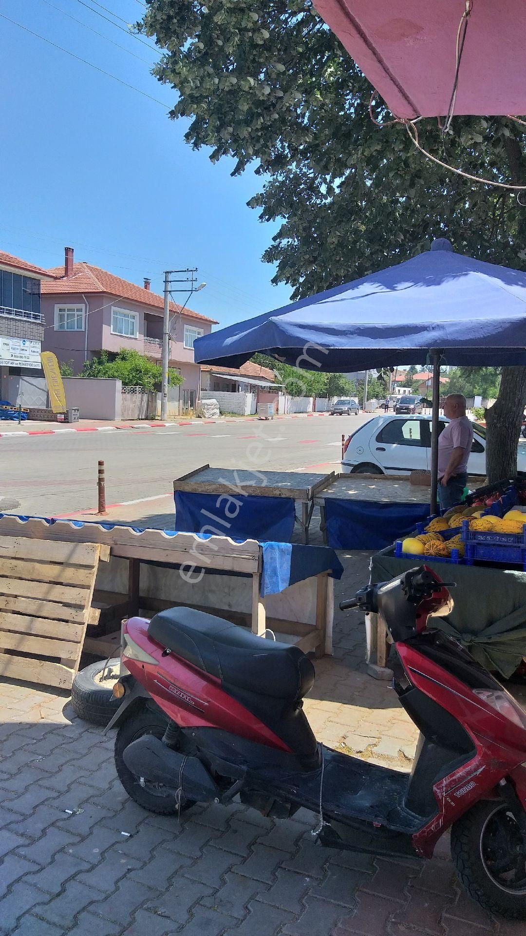 Kırklareli Merkez Kavaklı Bld. (Turist) Kiralık Dükkan & Mağaza merkezi konumda kiralık 2 katlı dükkan