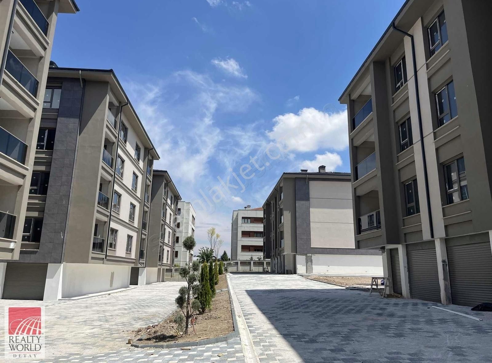 Tepebaşı Batıkent Satılık Daire BATIKENT MAHALLESİ 4+1 LÜKS SATILIK DAİRE