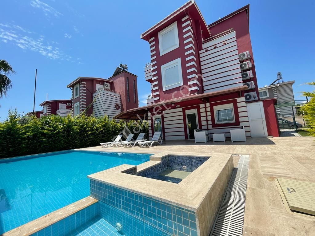 Antalya Serik Günlük Kiralık Villa  Kadriye'de 4+1 Müstakil Havuzlu Villa