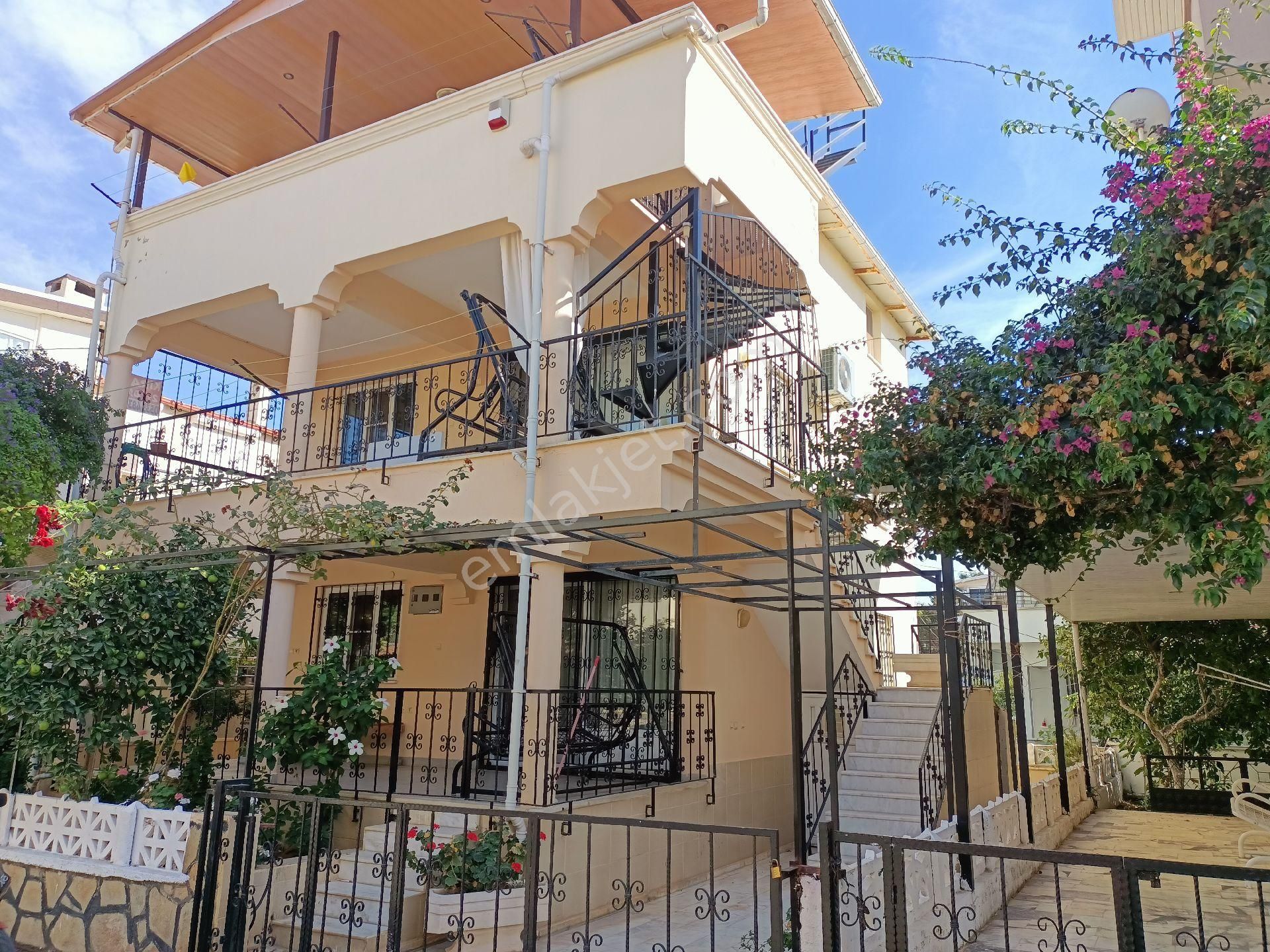 Didim Hisar Satılık Villa SAĞTURDA DENİZE ÇOK 3 ADET 2+1 EŞYALI DAİRE 