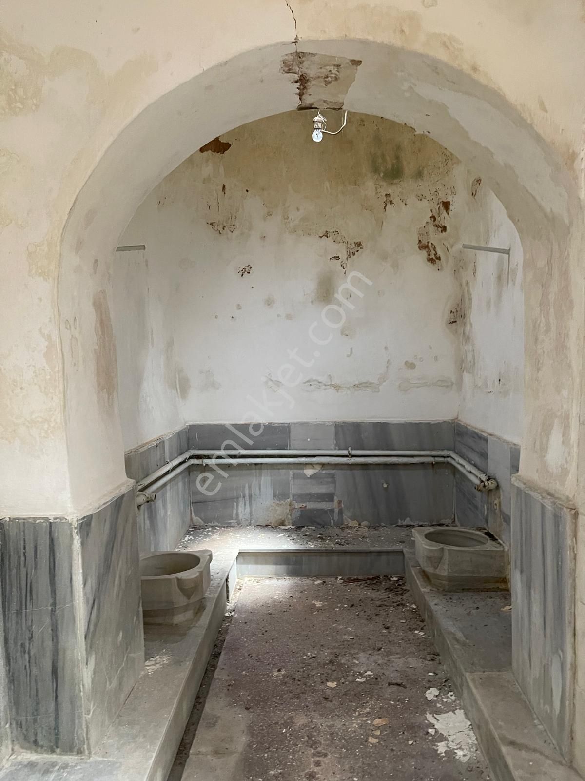 Ayvada'dan Ayvalık Merkez'de Bahçeli 2 Katlı Hamam Ve 2 Katlı Taş Rum Ev - Görsel 22