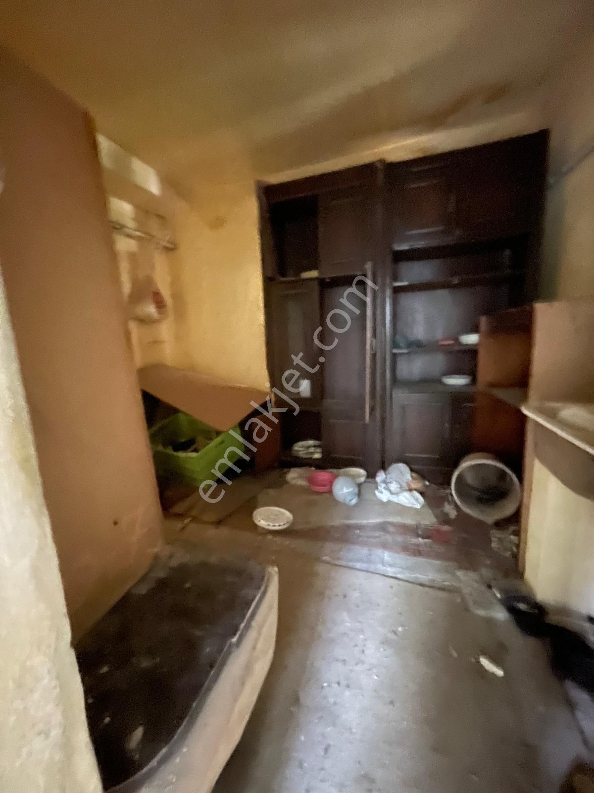 Ayvada'dan Ayvalık Merkez'de Bahçeli 2 Katlı Hamam Ve 2 Katlı Taş Rum Ev - Görsel 31