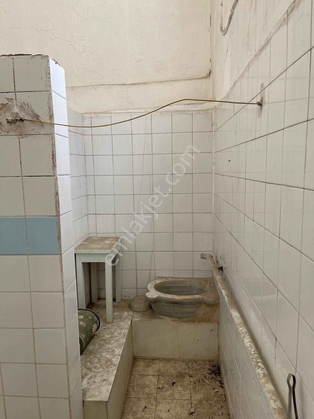 Ayvada'dan Ayvalık Merkez'de Bahçeli 2 Katlı Hamam Ve 2 Katlı Taş Rum Ev - Görsel 20