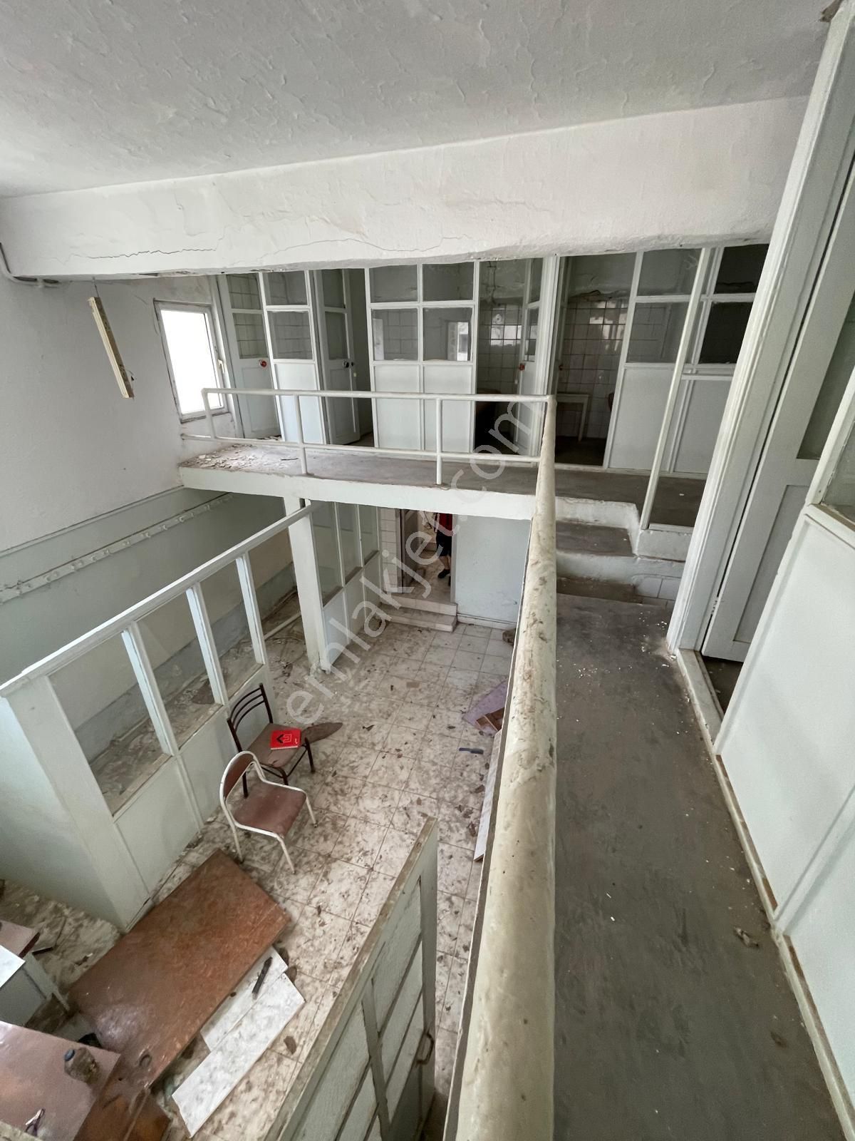 Ayvada'dan Ayvalık Merkez'de Bahçeli 2 Katlı Hamam Ve 2 Katlı Taş Rum Ev - Görsel 11