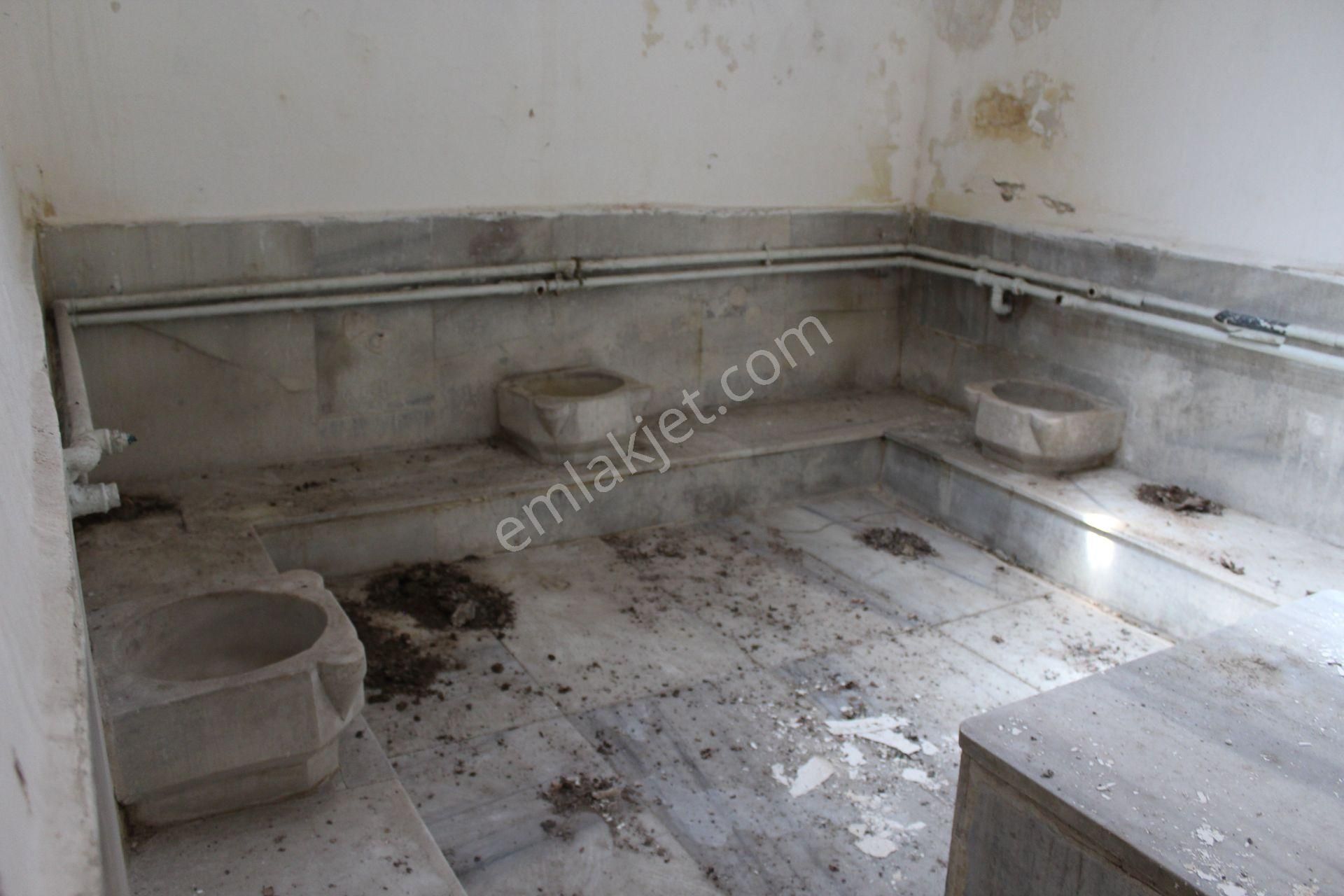 Ayvada'dan Ayvalık Merkez'de Bahçeli 2 Katlı Hamam Ve 2 Katlı Taş Rum Ev - Görsel 34