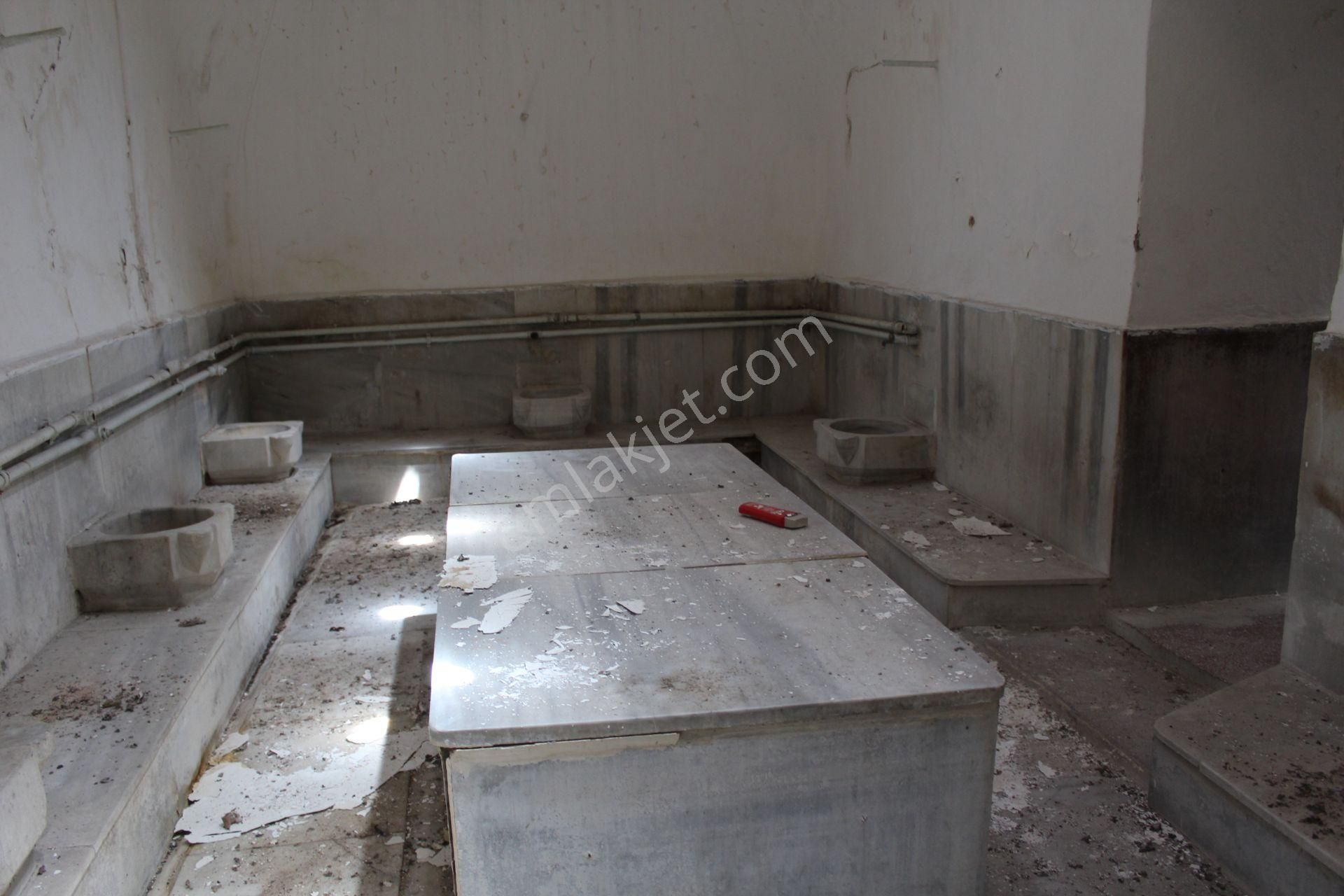 Ayvada'dan Ayvalık Merkez'de Bahçeli 2 Katlı Hamam Ve 2 Katlı Taş Rum Ev - Görsel 35