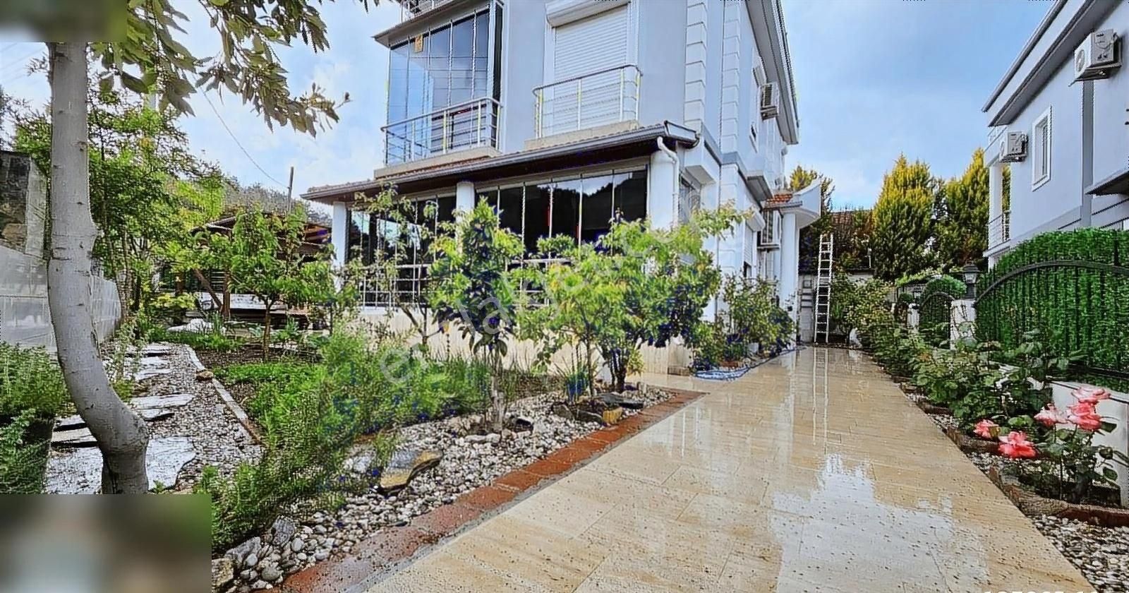 Fethiye Yeşilüzümlü Satılık Villa Fethiye Yeşil Üzümlüde satılık havuzlu müstakil villa