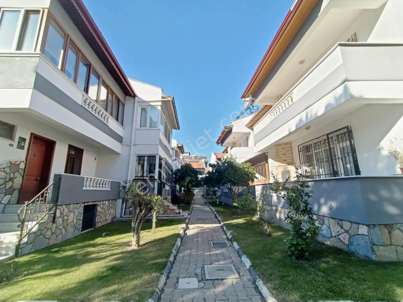 Balıkesir Edremit Denize Sıfır Satılık Villa  ꧁AY EMLAK'TAN꧂AKÇAY'DA DOĞA İLE İÇ İÇE MUHTEŞEM ÖTESİ ŞÖMİNELİ KÖŞE 3+1 SATILIK MÜSTAKİL EV 