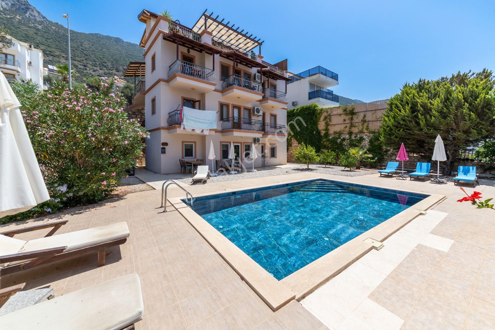 Kaş Kalkan Satılık Daire KALKAN KIZILTAŞ'TA 3 +2 YENİLENMİŞ DUBLEKS DAİRE 