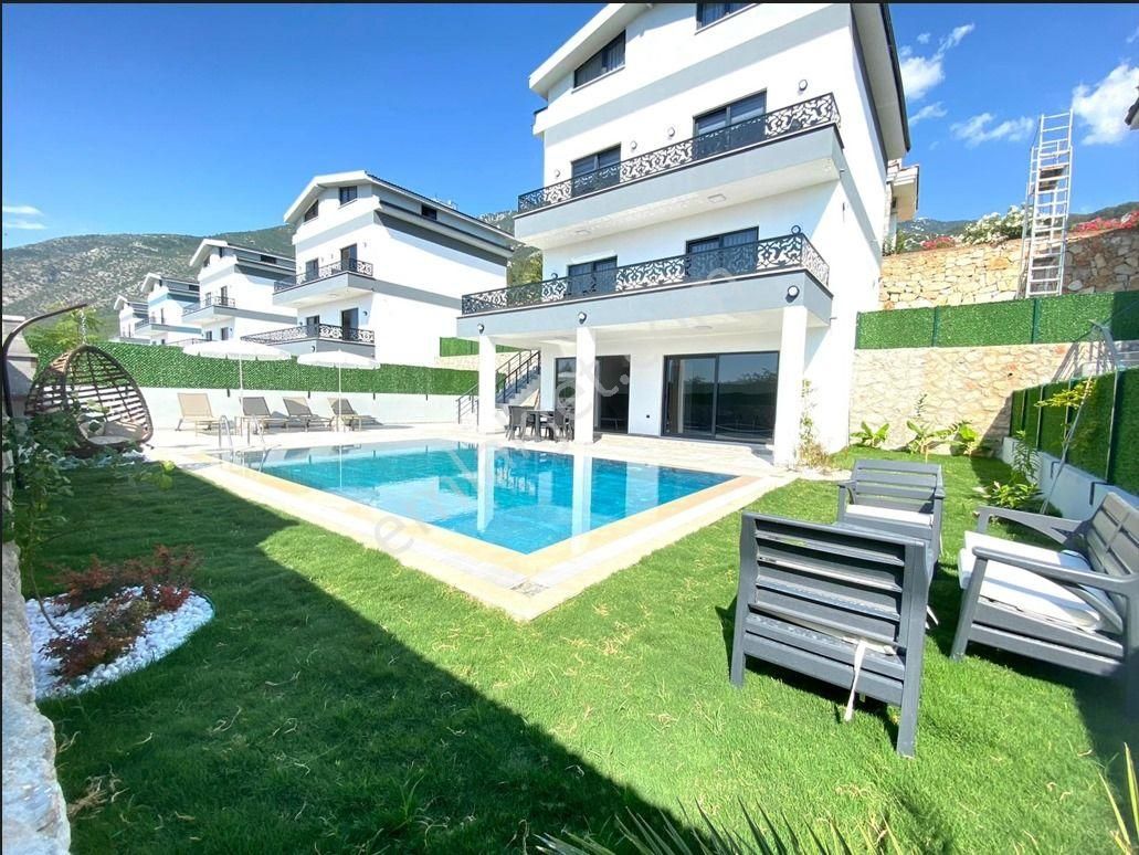 Fethiye Ölüdeniz Satılık Villa  Fethiye Ölüdeniz Ovacıkta Satılık 4 yatak odalı Lüks villa