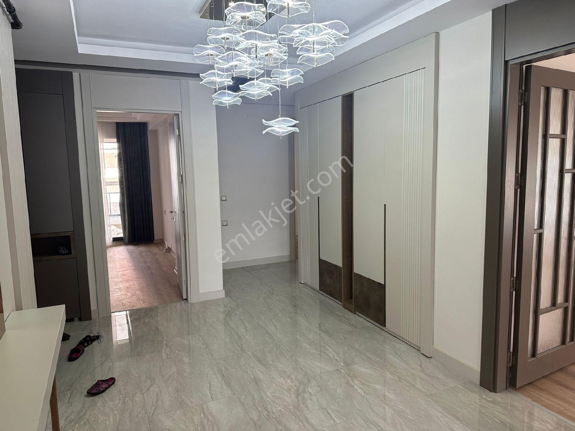 Kayapınar Medya Satılık Daire 75 EMLAKTAN YENİ STAR YAPIDA 3+1 HAVUZLU ACİL SATLIK ULTRA LÜKS DAİRE 