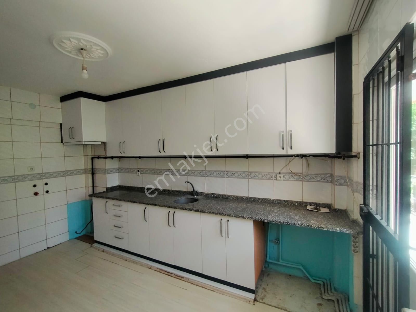 Şahi̇n gayri̇menkulden 3+1 170 m2 ki̇ralik dai̇re..