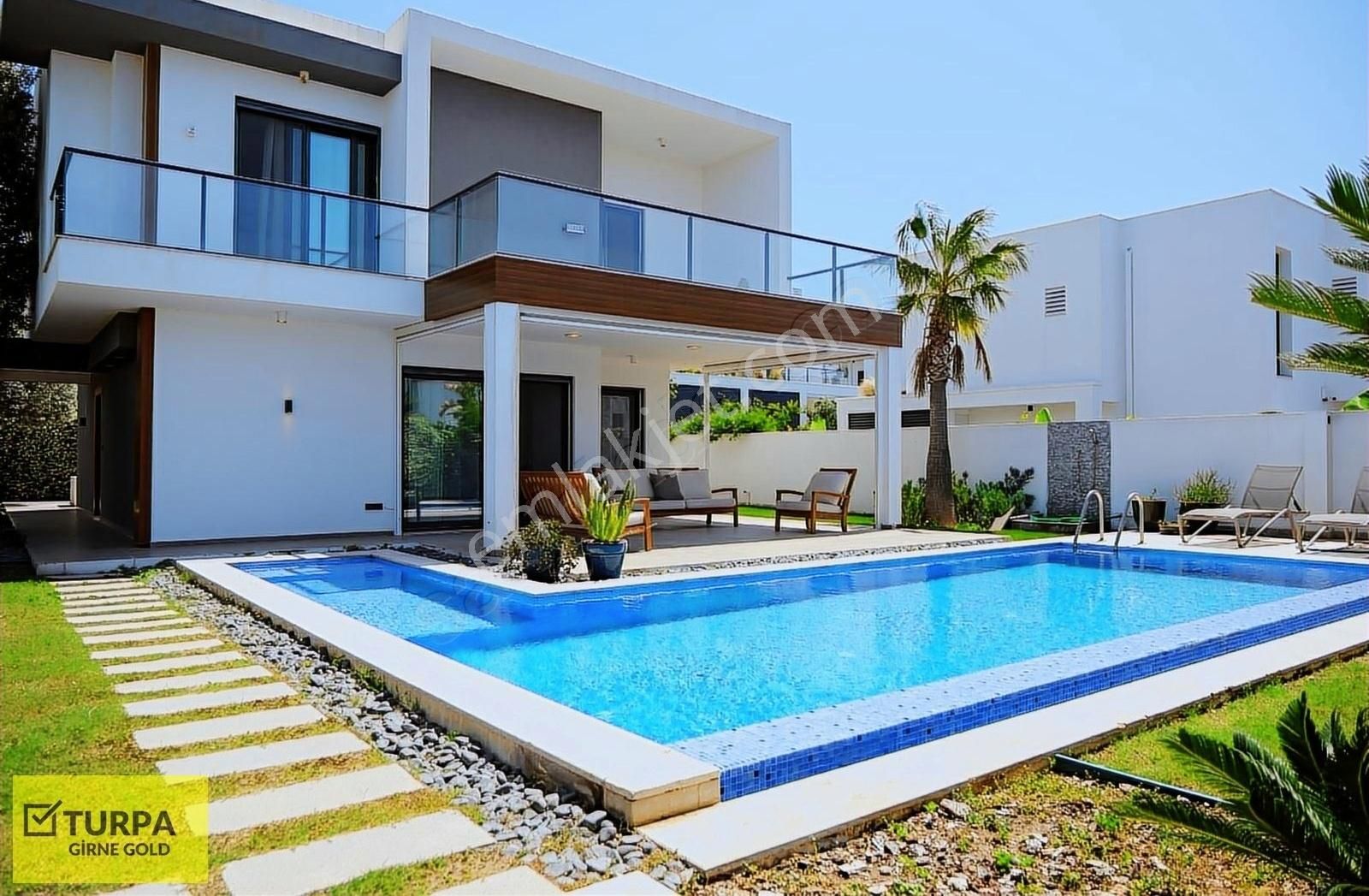 Çeşme Ilıca Satılık Villa İZMİR ÇEŞME ILICA'DA SATILIK VİLLA