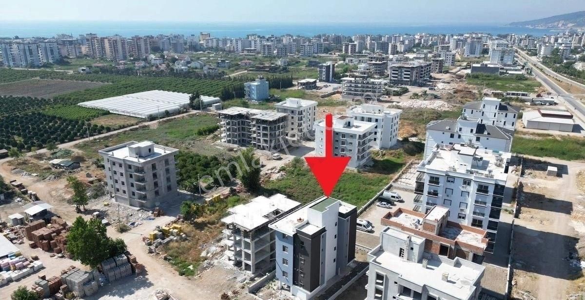 Finike Kum Satılık Daire GÖKHAN GÖKDEMİRDEN ANA YOL KENARI 1+1 SATILIK FIRSAT DAİRE