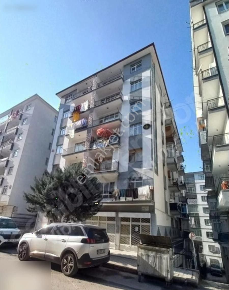 Yenimahalle Demetevler Satılık Daire DEMETEVLER 10.CADDE ÜZERİ GÜNEY 3.KAT SATILIK DAİRE