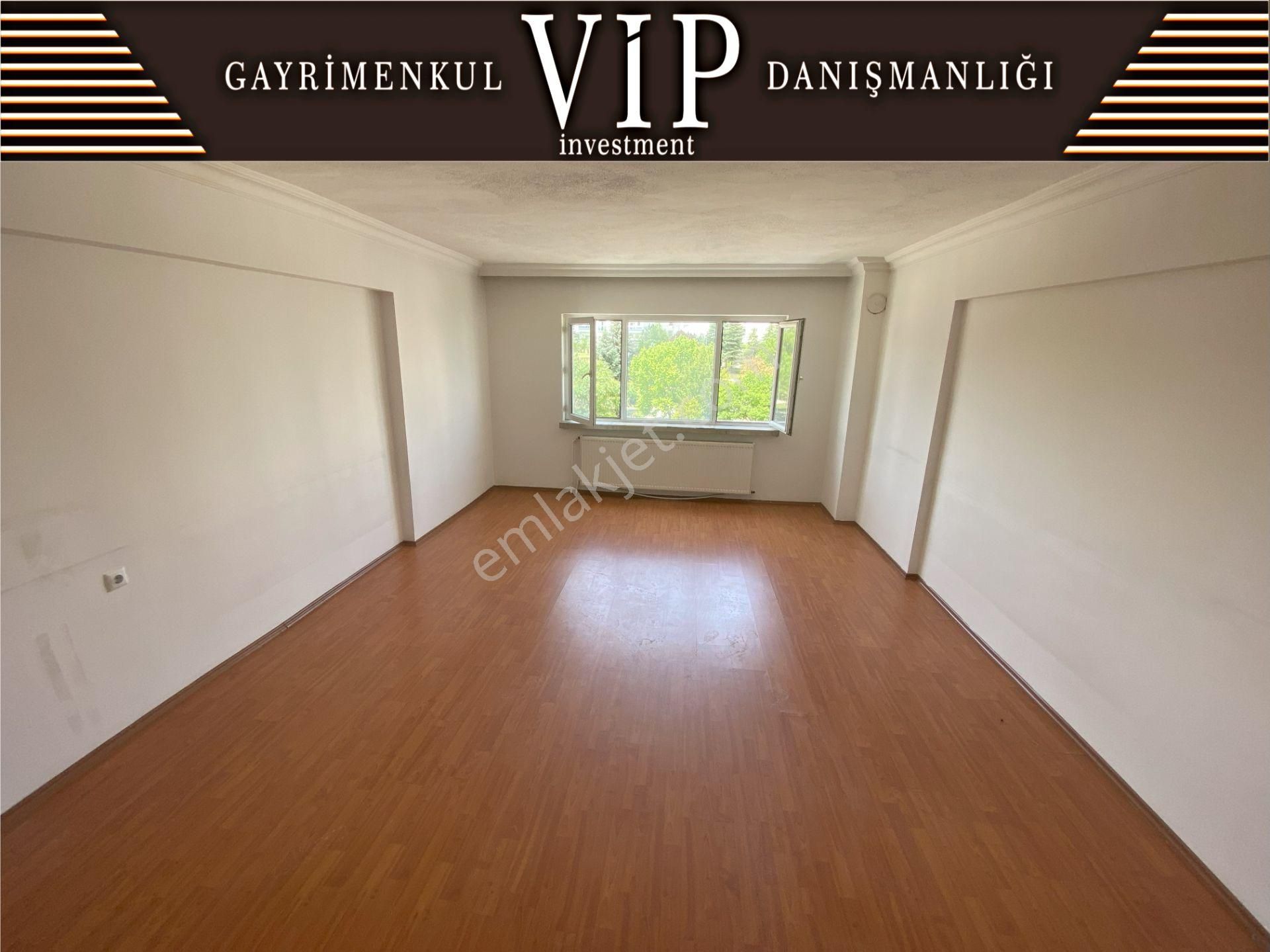 Etimesgut Topçu Satılık Daire  ETİMESGUT TOPÇUDA TRENE YÜRÜME MESAFESİNDE 4+1 SATILIK DAİRE