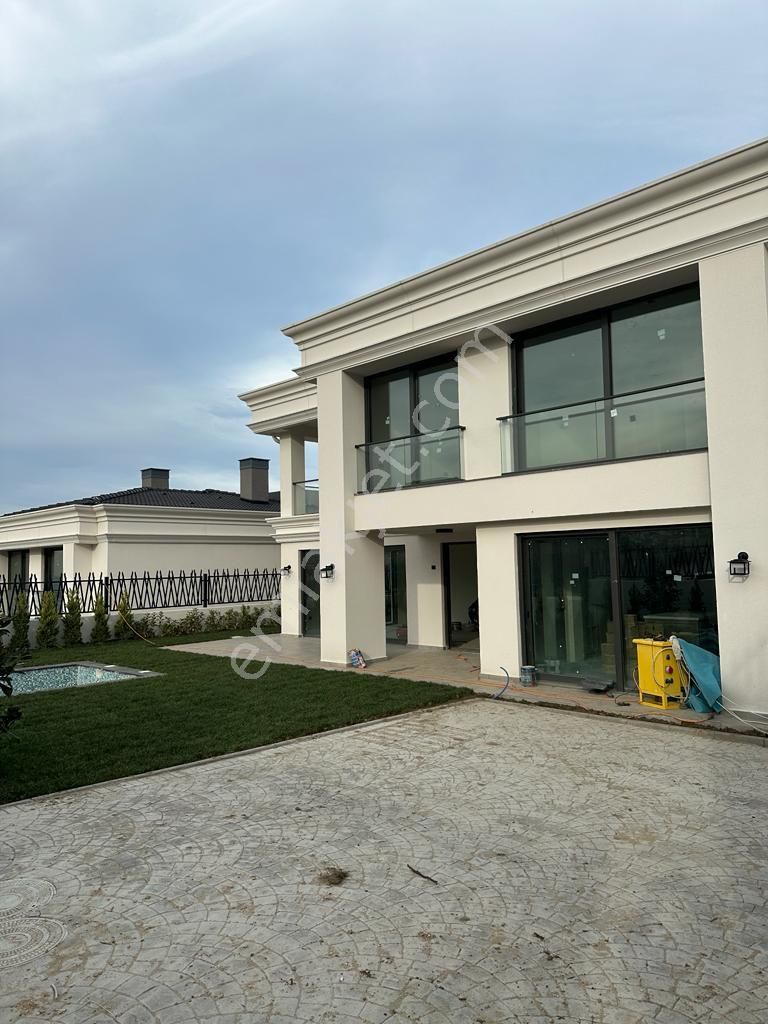 Nilüfer Gümüştepe Satılık Villa  GÜMÜŞTEPE DE MERKEZİ LOKASYONDA VİLLA