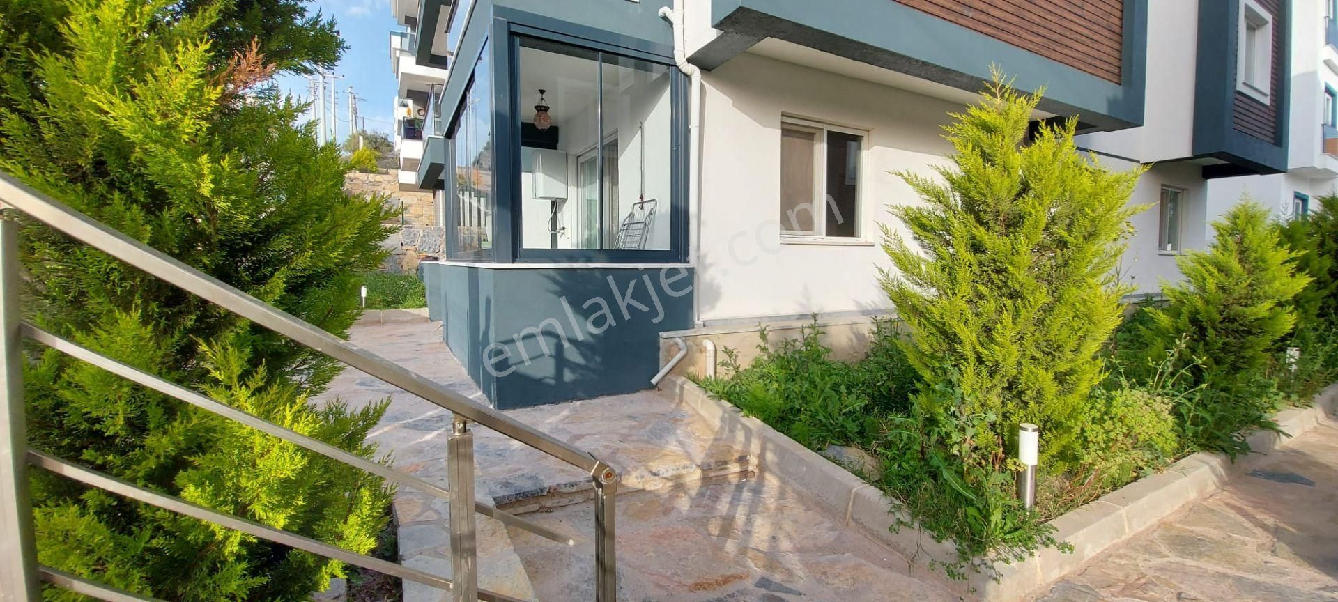Bodrum Karaova Satılık Daire  Mumcular Merkezde Cam Balkonlu Çevresi Temiz Bahçe Katı Eşyalı
