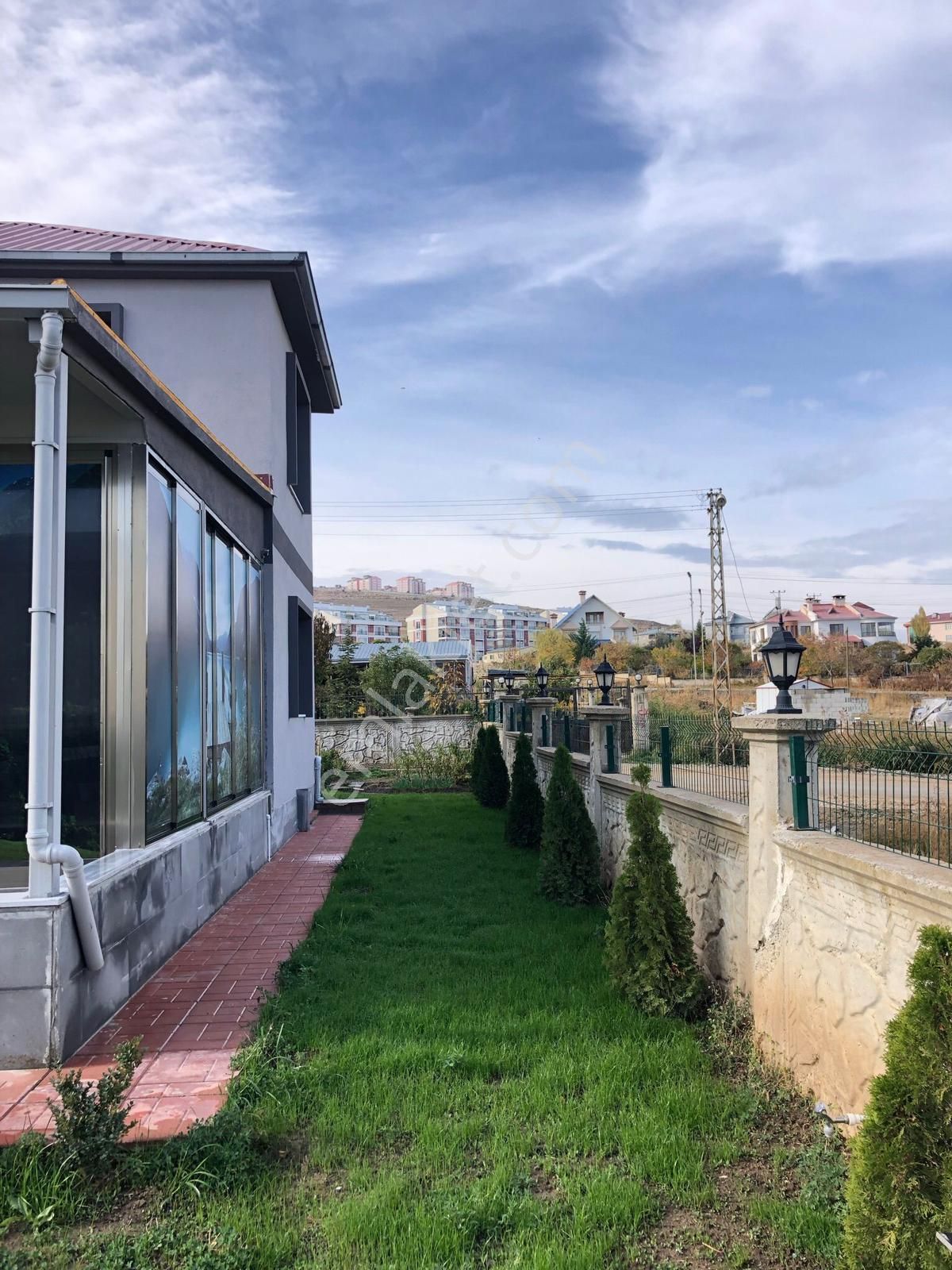 Edremit Yeni Satılık Villa  SEFA EMLAK'TAN EDREMİT'TE SATILIK VİLLA