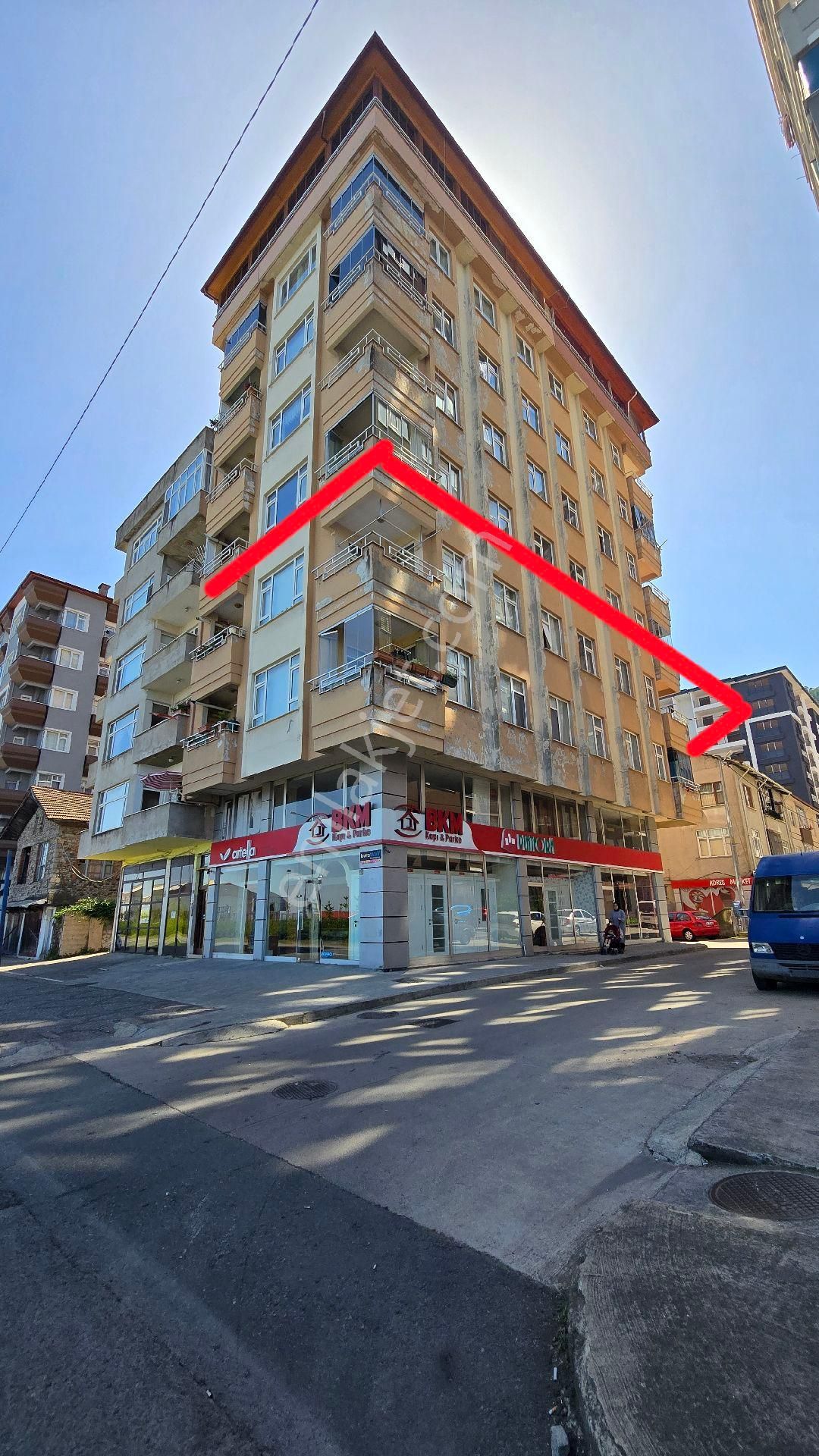 Rize Merkez İslampaşa Kiralık Daire TAŞÇİOĞLU EMLAKTAN KİRALİK İSLAMPAŞA'DA 200 m2 4+1 DAİRE - FİYATİ = 19.000 ₺- 4+1 (  200 m2 )  