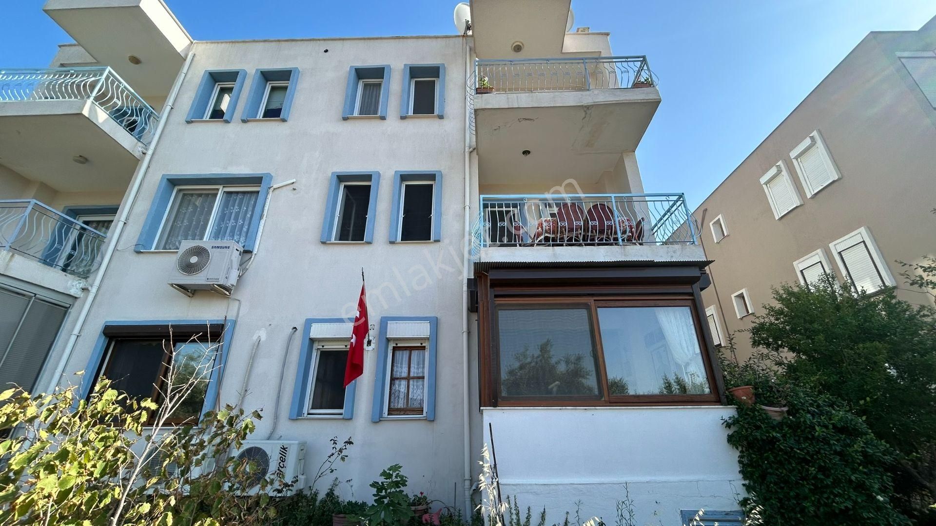 Foça Atatürk Satılık Daire  ATATÜRK MAHALLESİNDE SATILIK ZEMİNKAT DAİRE