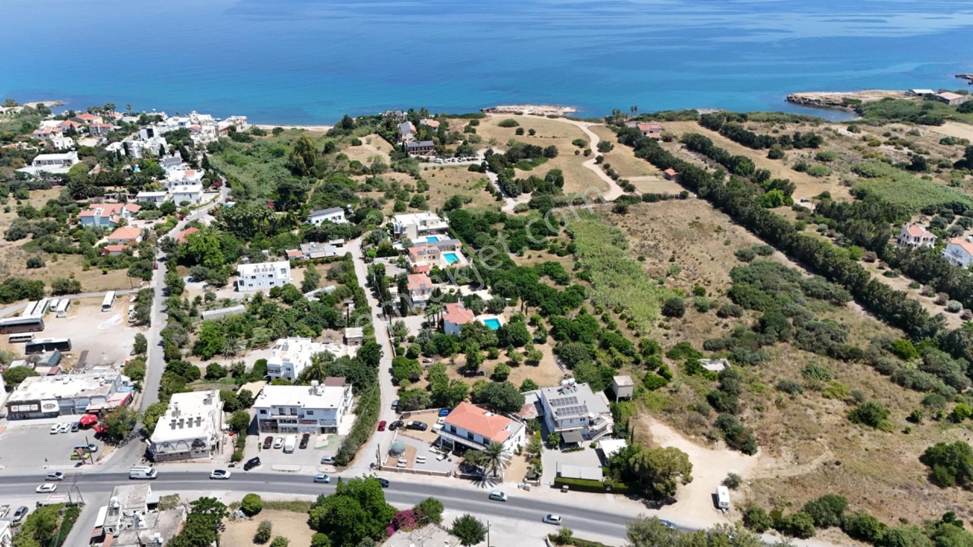 Girne Karakum Satılık Konut İmarlı  Girne Karakum bölgesinde satılık projeli arsa