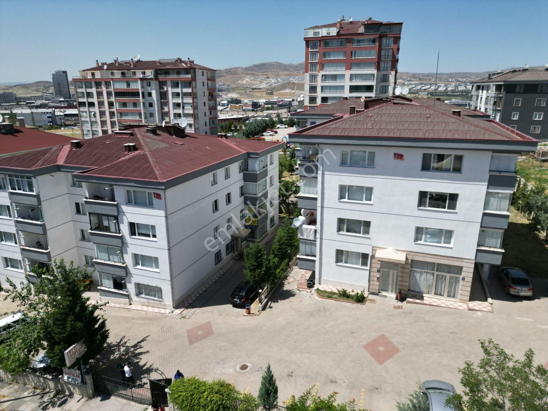 Yenimahalle Serhat Satılık Daire  YENİMAHALLE SERHAT'DA YAPILI MASRAFSIZ SATILIK 3+1 DAİRE