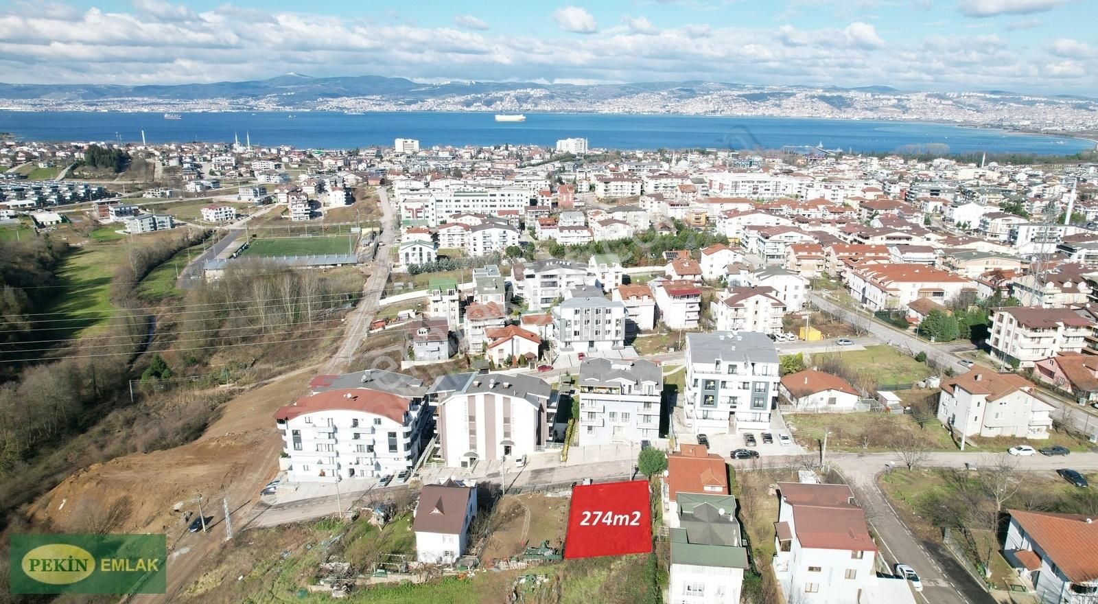 Başiskele Barbaros Satılık Konut İmarlı PEKİN EMLAK'TAN BARBAROS MAHALLESİNDE 274 M² SATILIK ARSA...