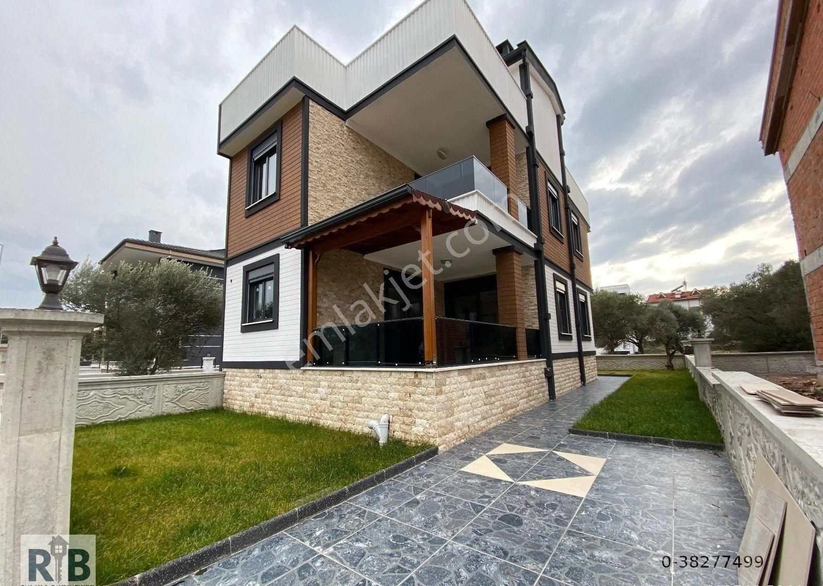 Edremit Güre Satılık Villa RB SATILIK GÜRE 4+1 220m2 MUSTAKİL BAHÇELİ DENİZE YAKIN !!