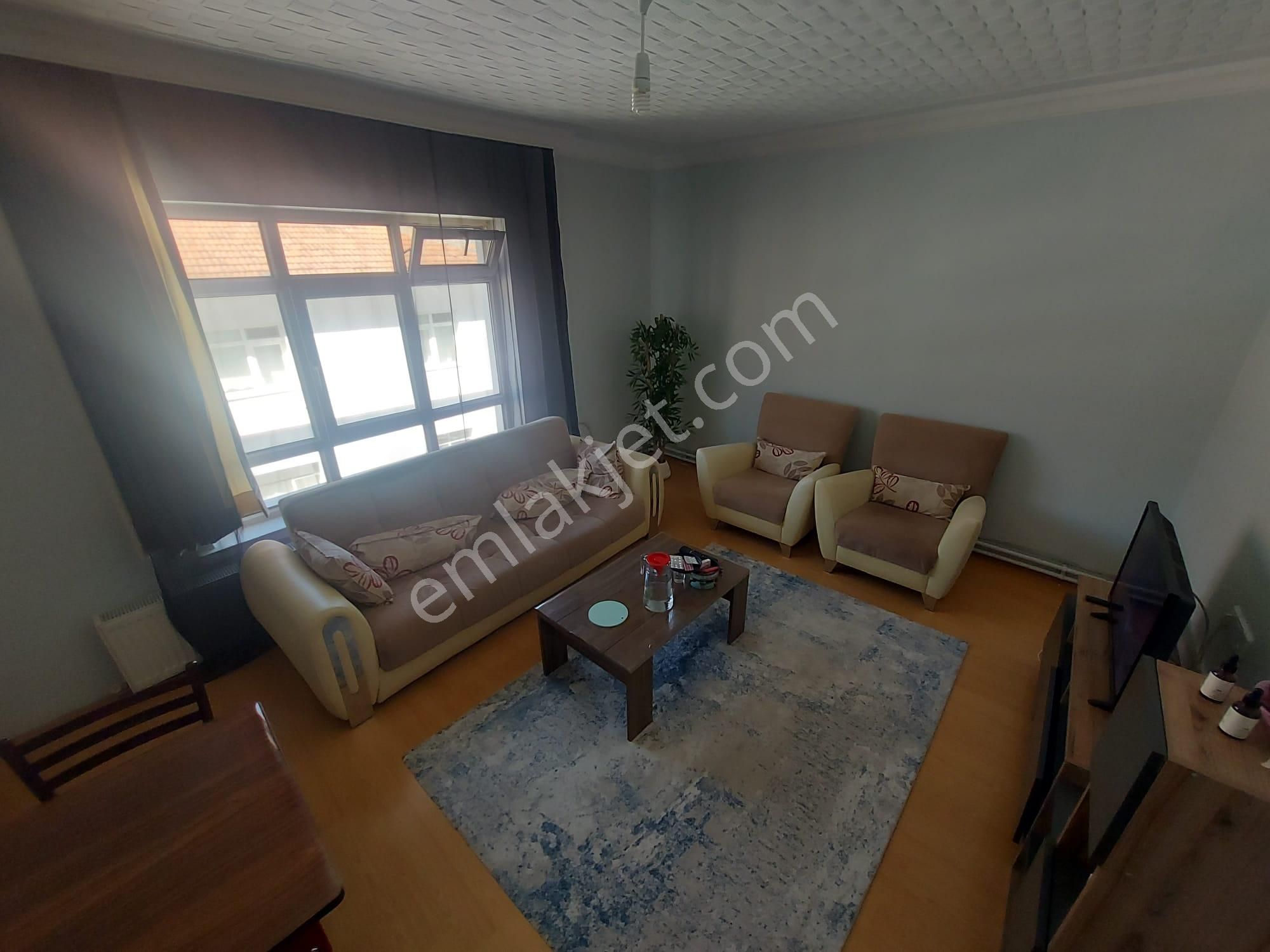 Keçiören 19 Mayıs Satılık Daire  19 MAYIS MAH. GAZELLER CAD. YAKINI 2+1 ARAKAT SATILIK DAİRE