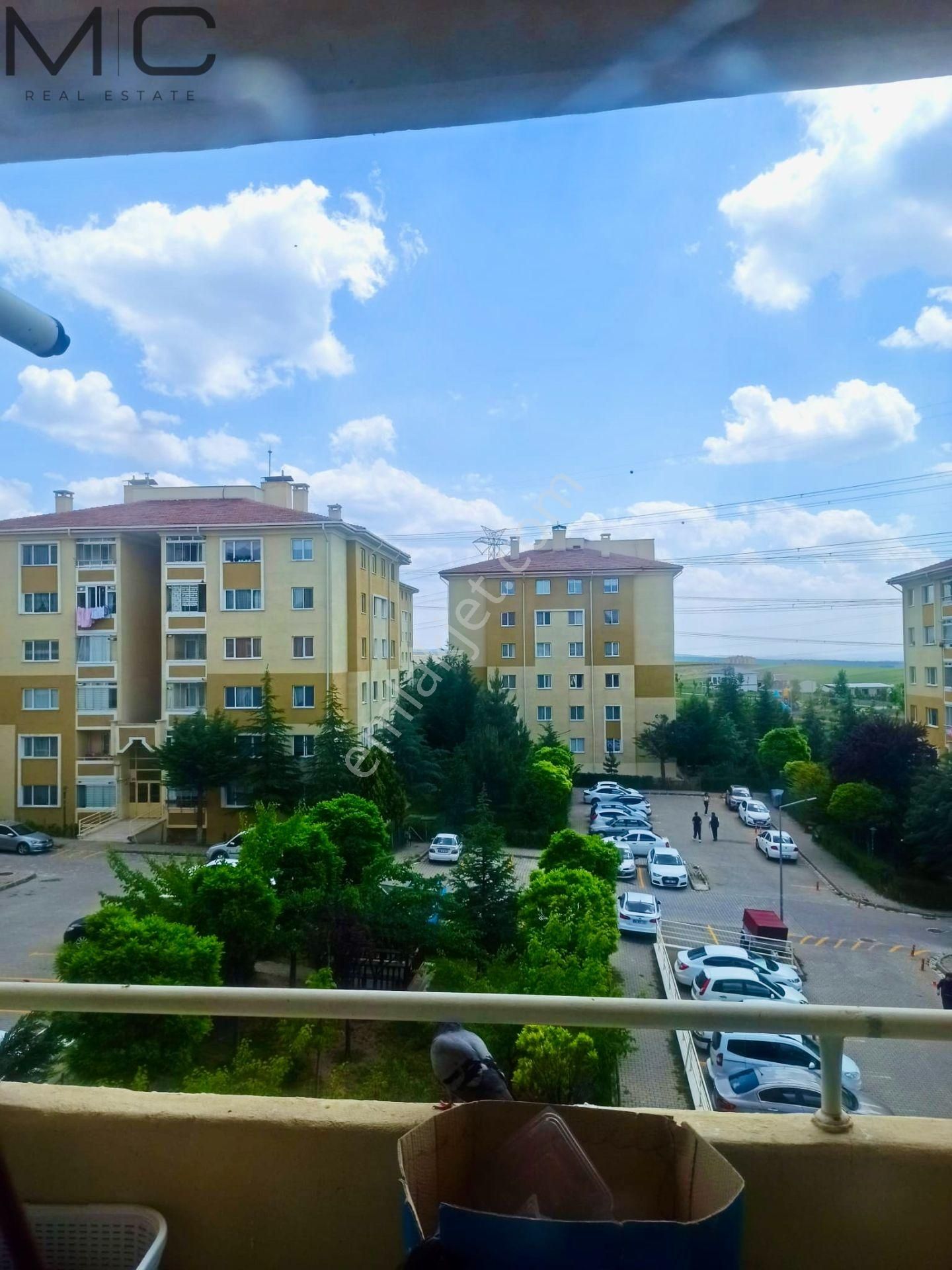 Gölbaşı Eymir Satılık Daire  GÖLBAŞI EYMİR MAHALLESİ AY IŞIĞI SİTESİ 3+1 SATILIK DAİRE