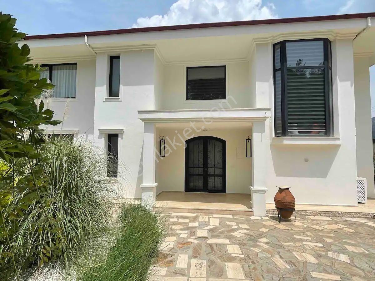 Fethiye Yeşilüzümlü Satılık Villa  5 yatak odalı satılık lüks villa Üzümlü Fethiye