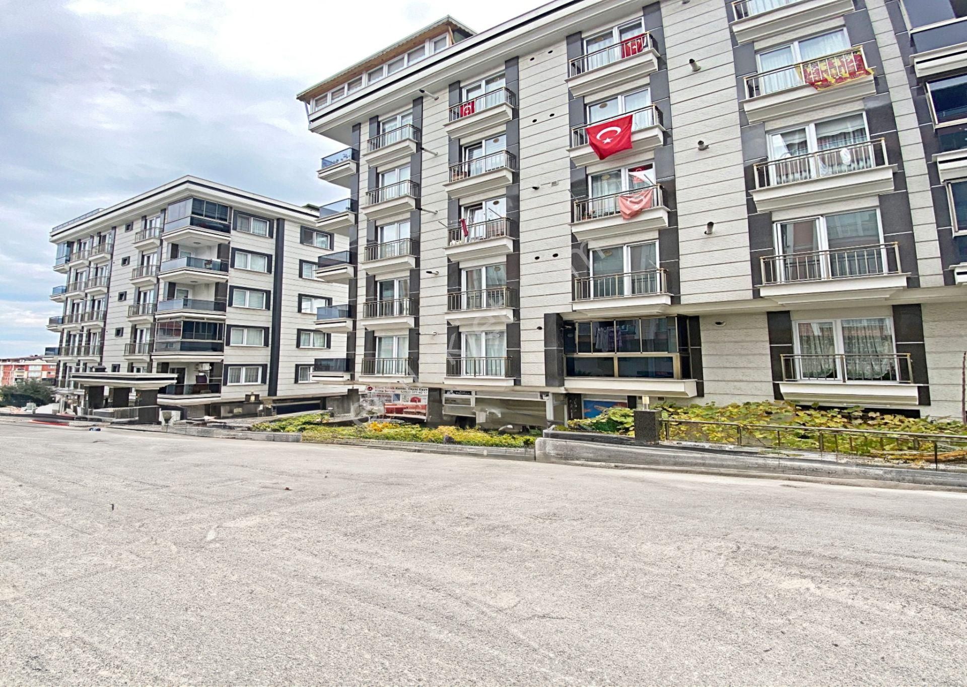 Beylikdüzü Adnan Kahveci Satılık Daire  SONSUZ YAPI DAN ADNAN KAHVECİ DE SİTE İÇİNDE 2+1 ARAKAT DAİRE