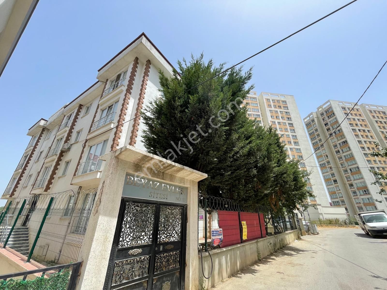 Tuzla Aydınlı Satılık Daire  TUZLA/AYDINLI BUTİK SİTE ARA KAT 125M2 OTOPARKLI SATILIK 3+1 DAİ