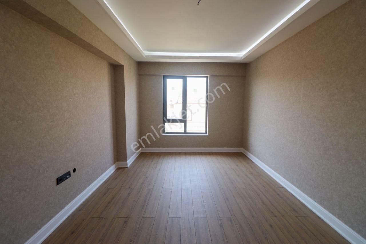 Yenimahalle Yeniçağ Satılık Daire  Yenimahalle Merkezde Yeni Bina 4 Banyolu 300m2 5+1 Dubleks Daire Yabancı Satışa Uygundur