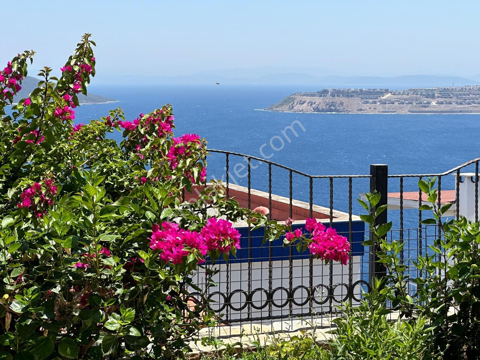 Bodrum Gündoğan Satılık Villa  Gündoğan'da Full Deniz Ve Adalar Manzaralı Satılık Villa SB463